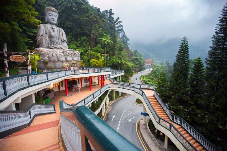 Visit The Chin Swee Caves Temple